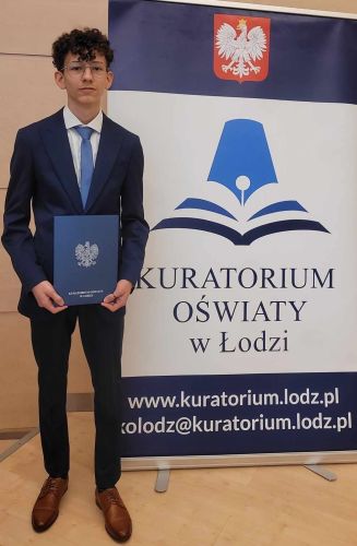 Czytaj więcej: JAKUB WIECZOREK LAUREATEM  WOJEWÓDZKIEGO KONKURSU PRZEDMIOTOWEGO Z JĘZYKA ANGIELSKIEGO
